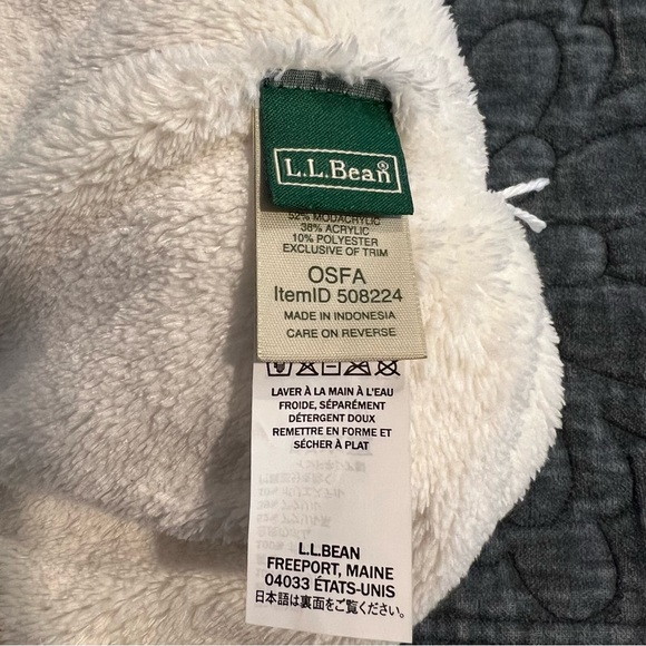 LL Bean Kids’ Cozy Cable Pom Hat. One size. Color ivory. - Picture 6 of 9